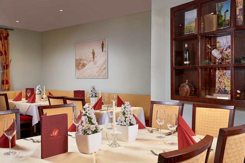 Hotel Kroneck Kirchberg in Tirol Exterior photo
